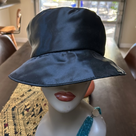Vintage Two Girls N.Y.C. Randi Zinz & Marcia Lyons Black Bucket Hat - Picture 1 of 10